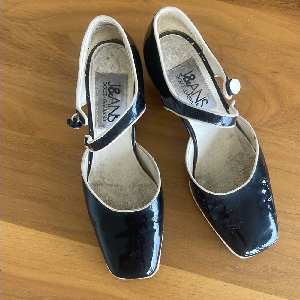 VINTAGE DOLCE & GABBANA MARY JANES SZ 37